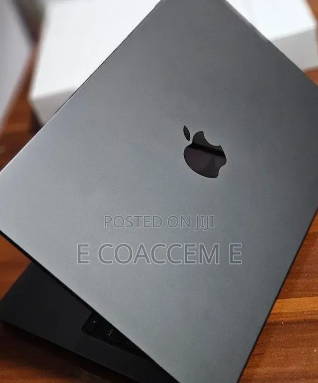 New Laptop Apple MacBook 16GB SSD 512GB