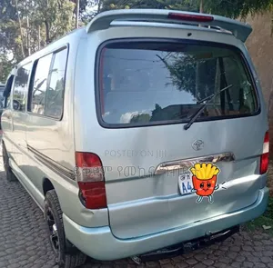 Toyota HiAce 1998 Silver
