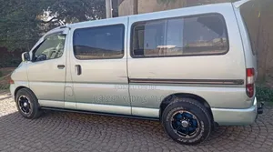Toyota HiAce 1998 Silver