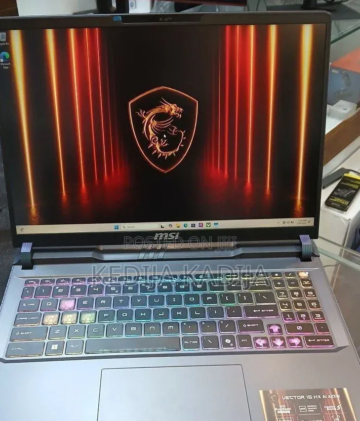 New Laptop MSI Vector 16 HX AI A2XWIG 16GB Intel Core Ultra 7 SSD 1T