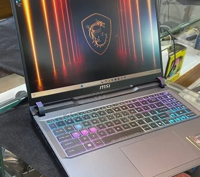 New Laptop MSI Vector 16 HX AI A2XWIG 16GB Intel Core Ultra 7 SSD 1T