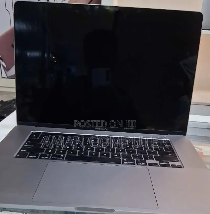 New Laptop Apple MacBook Pro 2019 32GB Intel Core i9 SSD 512GB
