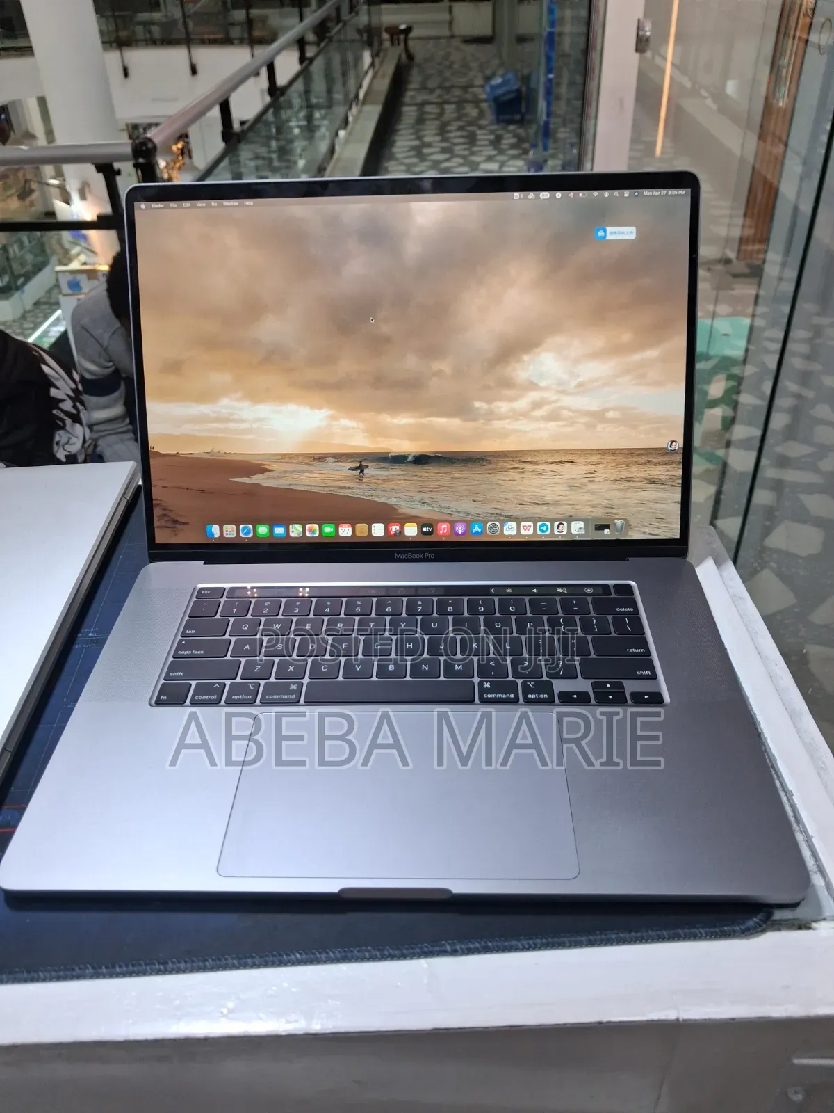 New Laptop Apple MacBook Pro 2019 32GB Intel Core i9 SSD 512GB