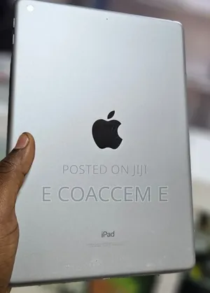 New Apple iPad Wi-Fi 32 GB Gray