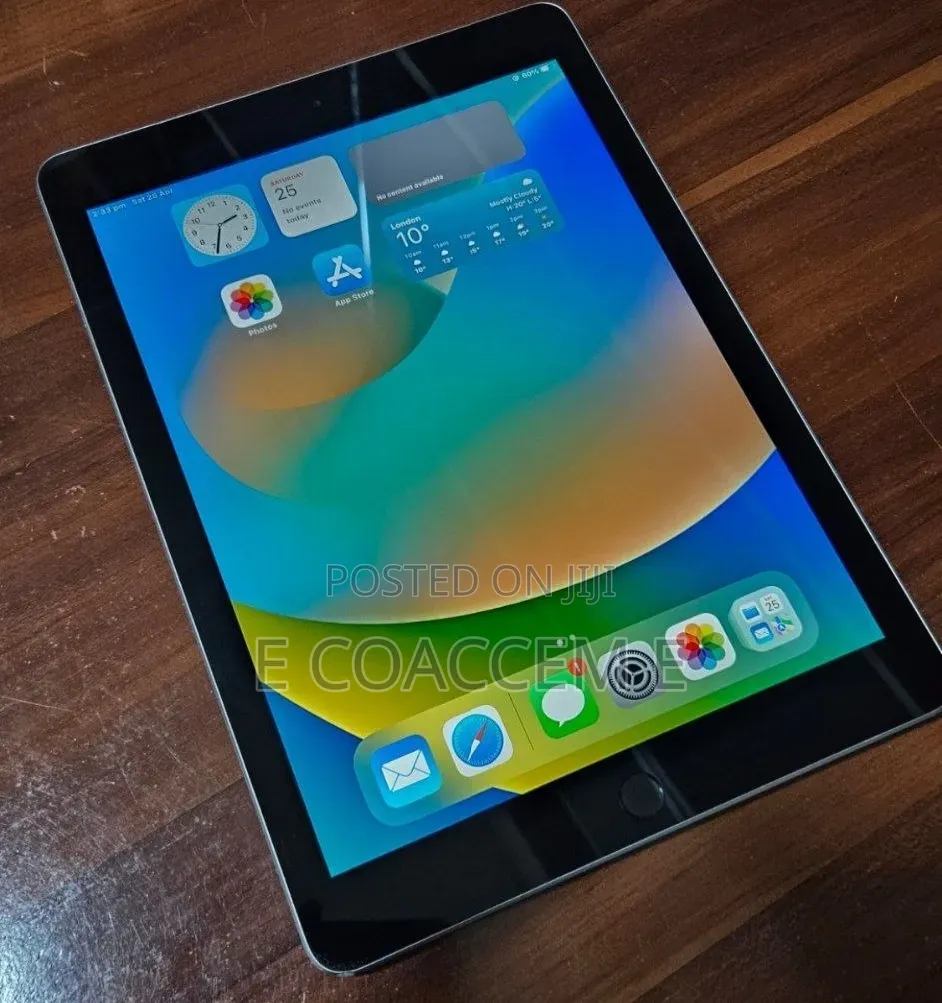 New Apple iPad Wi-Fi 32 GB Gray