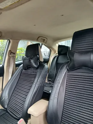 Toyota Yaris SE Hatchback 5dr 2014 Silver