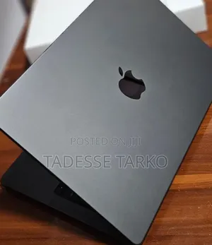 New Apple MacBook Pro 2025 M5 14-inch 16GB Apple M5 Pro SSD 512GB