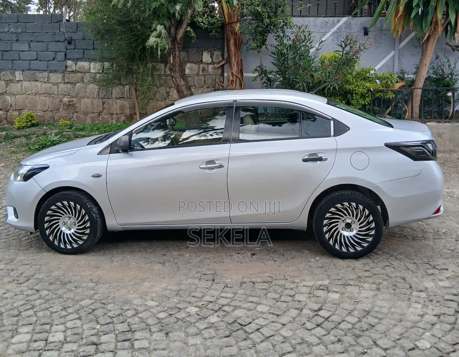 Toyota Yaris SE Hatchback 5dr 2014 Silver