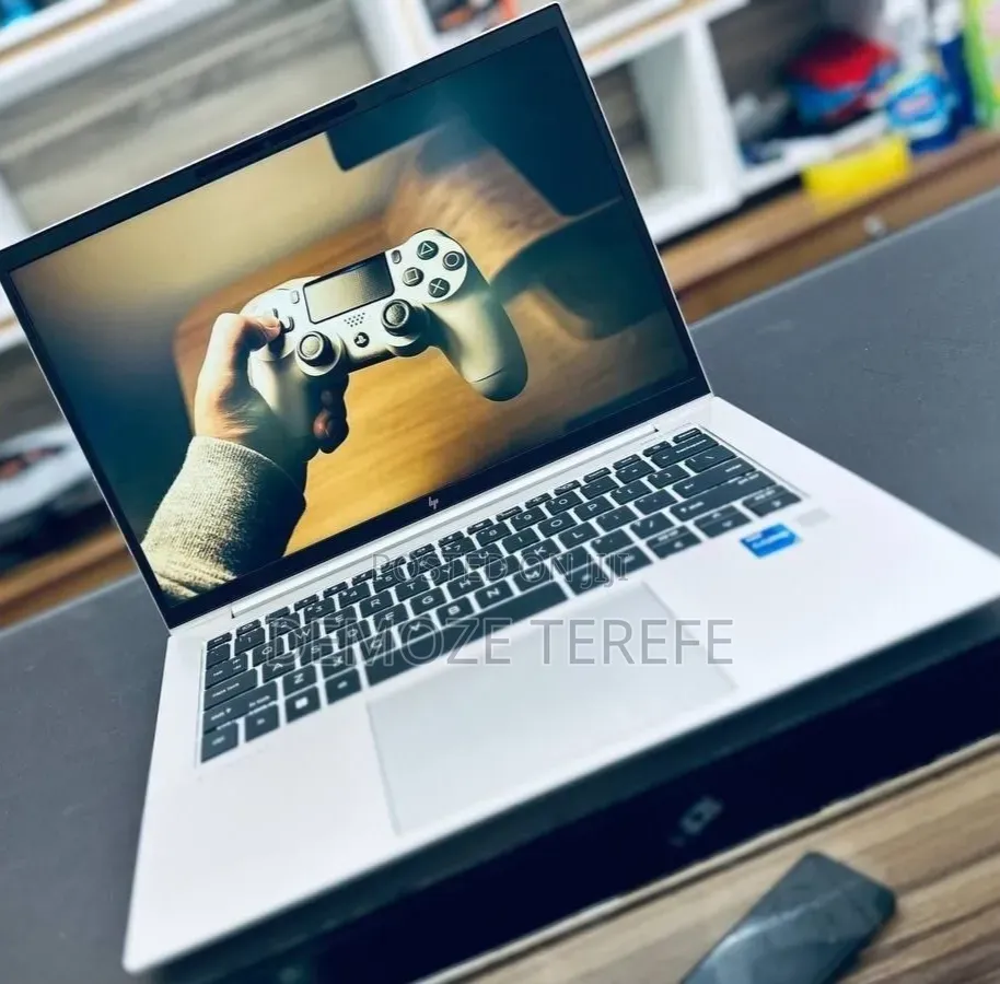 New Laptop HP EliteBook 840 G10 16GB Intel Core i7 SSD 512GB
