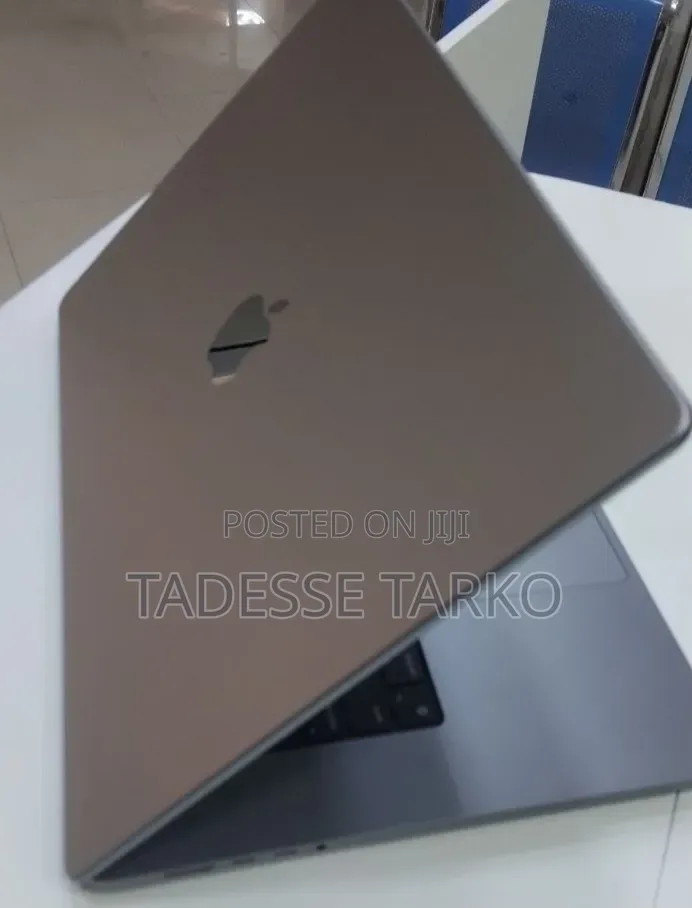 New Laptop Apple MacBook Pro M1 32GB Apple M1 Max SSD 1T