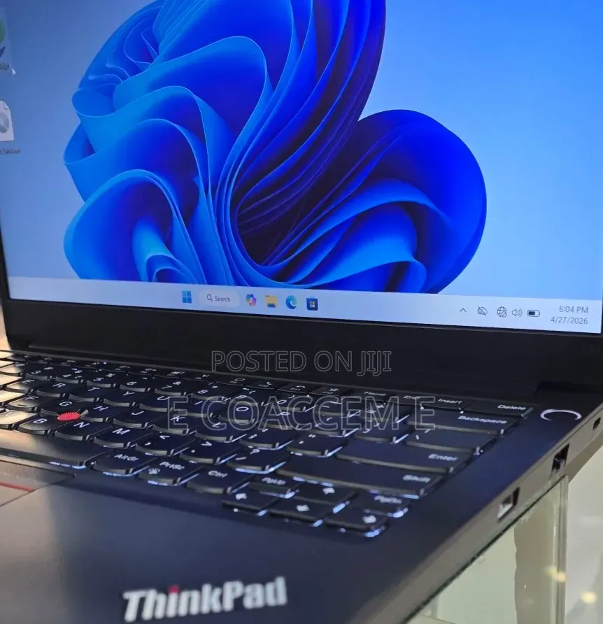 New Laptop Lenovo 16GB Intel Core i5 SSD 512GB