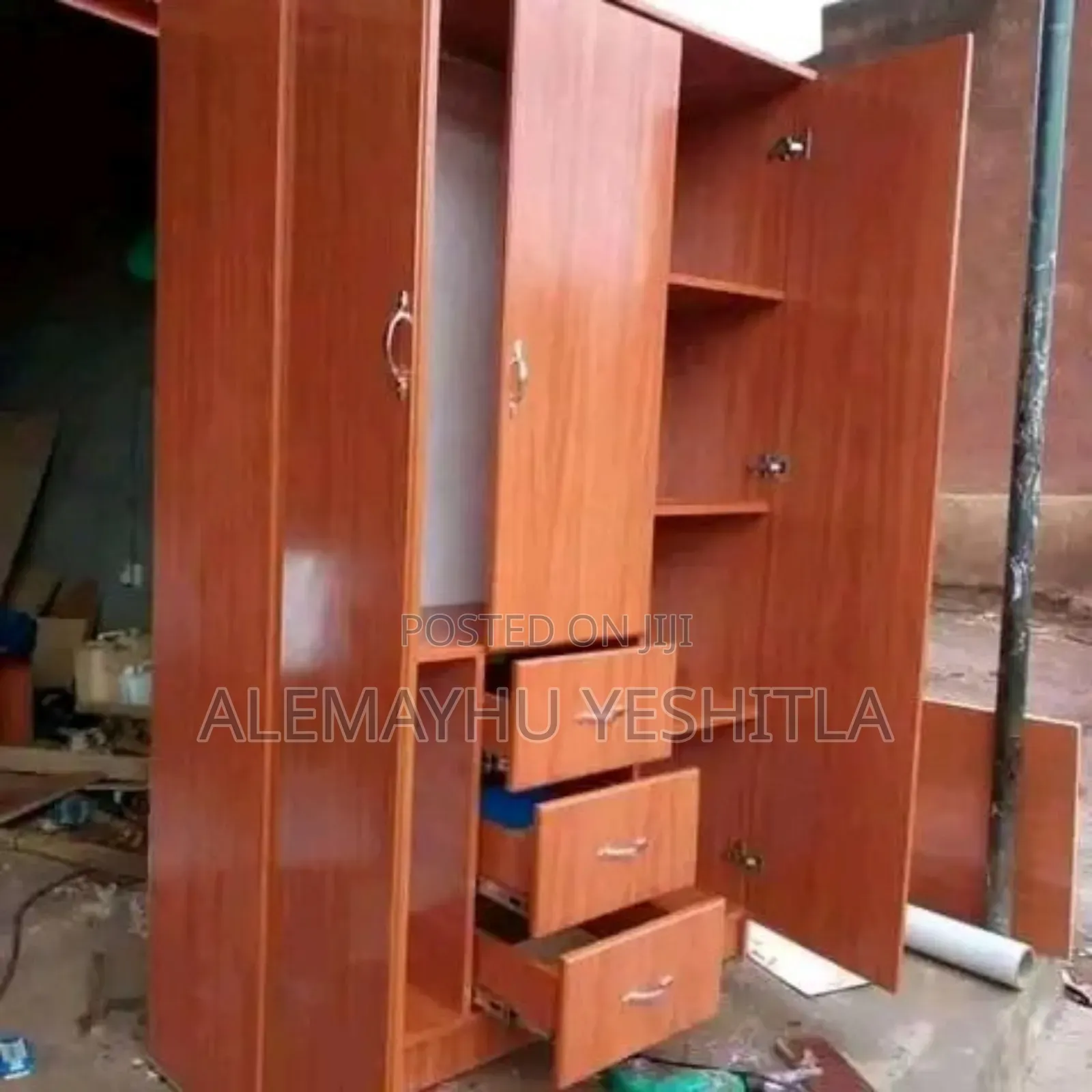 Wood-Mode:ቁም ሳጥን