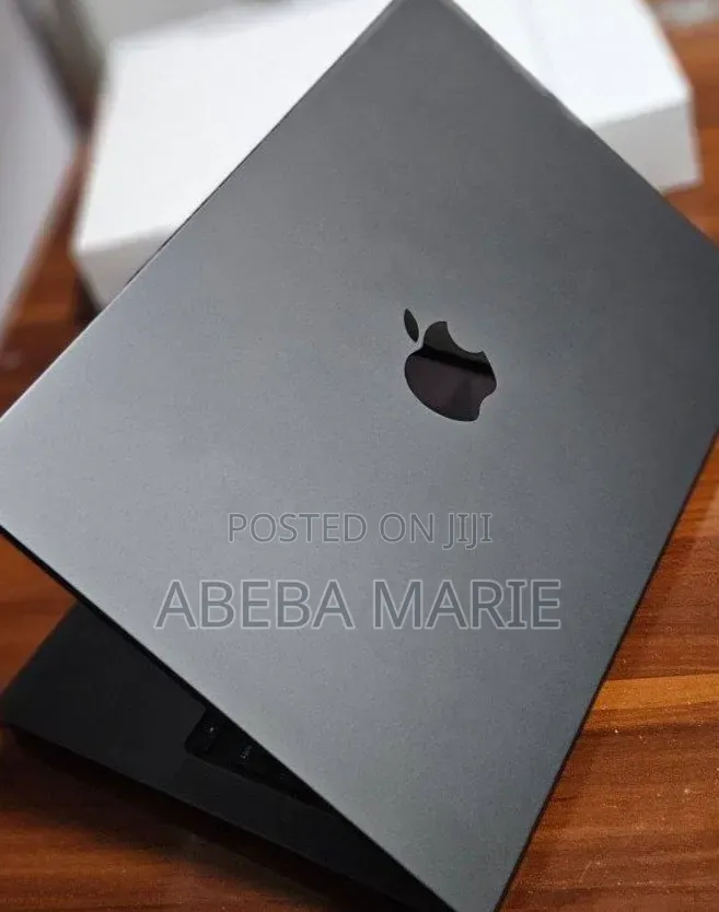 New Apple MacBook Pro 2025 M5 14-inch 16GB Apple M5 Pro SSD 512GB