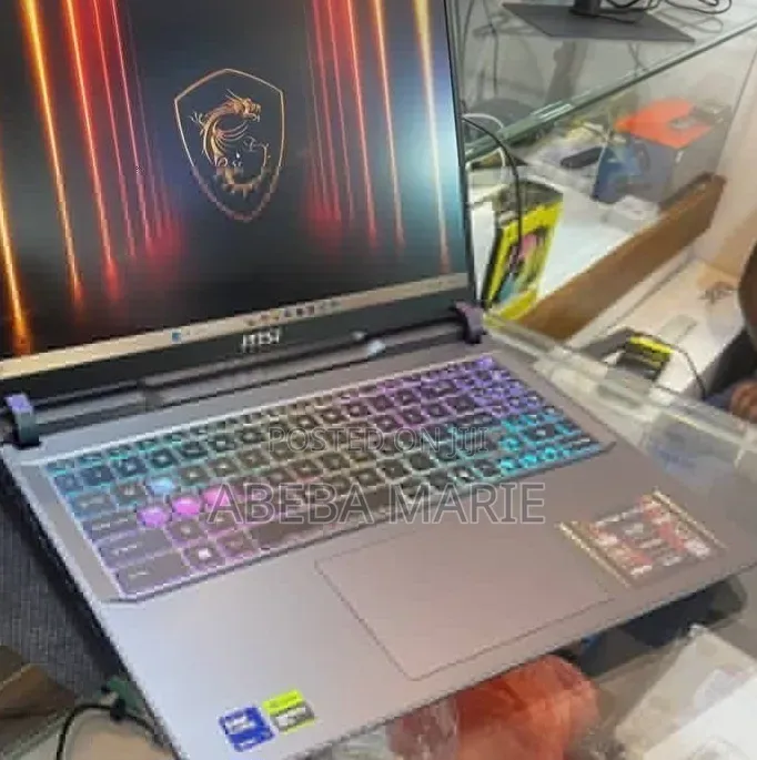 New Laptop MSI Vector 16 HX AI A2XWIG 32GB Intel Core Ultra 7 SSD 1T