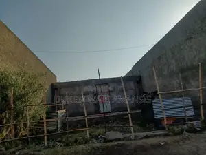 8bdrm House in Dukam, East Shewa for sale