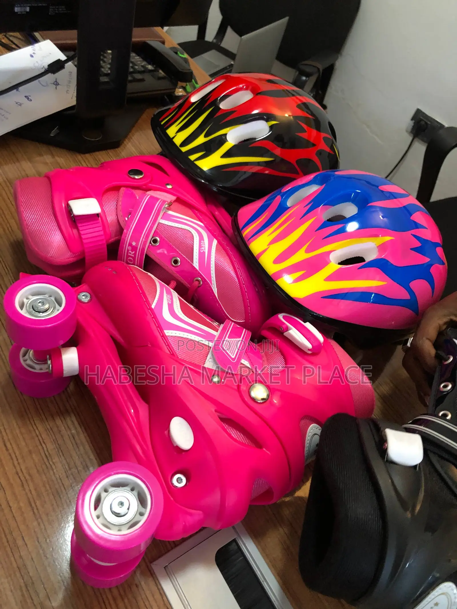 Adjustable Skate Shoes Helmet and Guard