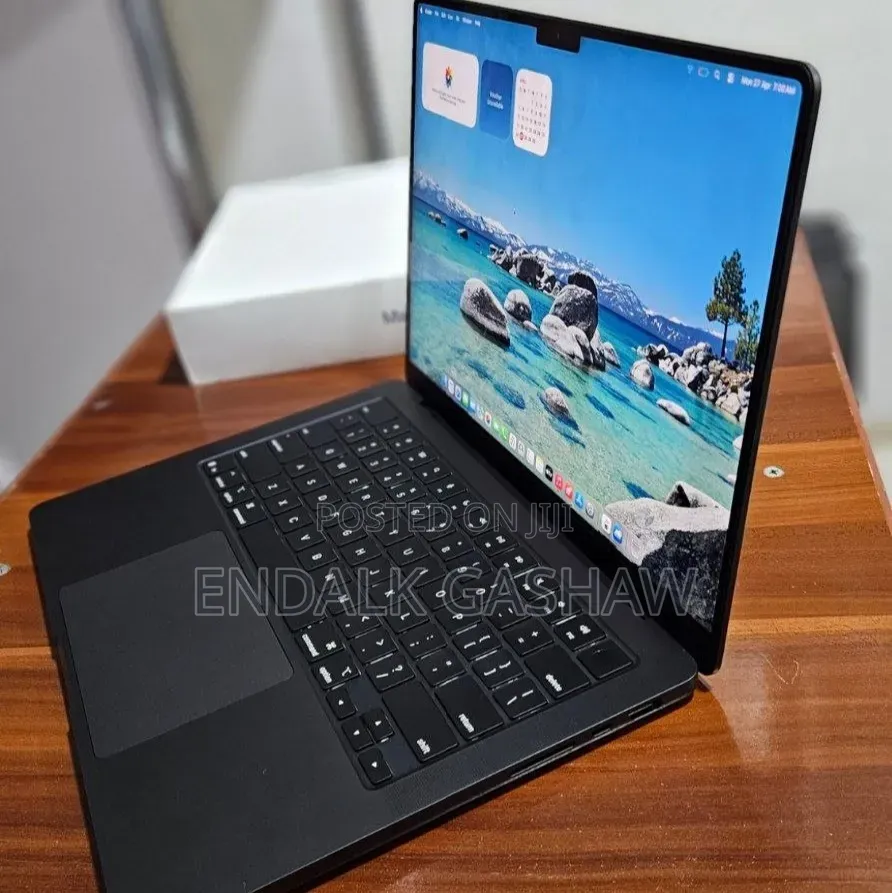 New Laptop Apple MacBook Pro 2025 M5 14-inch 16GB Apple M5 SSD 512GB