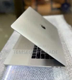 New Laptop Apple MacBook Pro 2018 16GB Intel Core i7 SSD 256GB