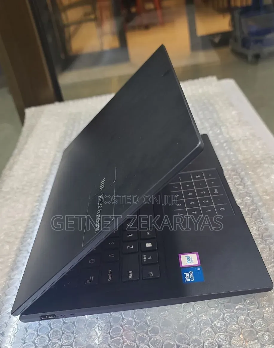 New Laptop Asus VivoBook 15 X505BA 16GB Intel Core 5 SSD 512GB