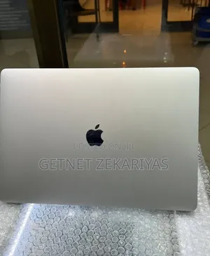 New Laptop Apple MacBook Pro 2018 16GB Intel Core i7 SSD 256GB