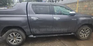 Toyota Hilux 2018 Gray