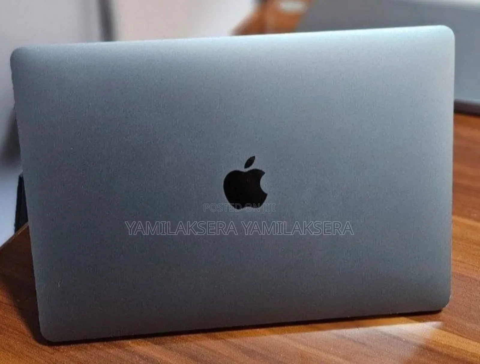 New Laptop Apple MacBook Pro 2017 16GB Intel Core i5 SSD 256GB