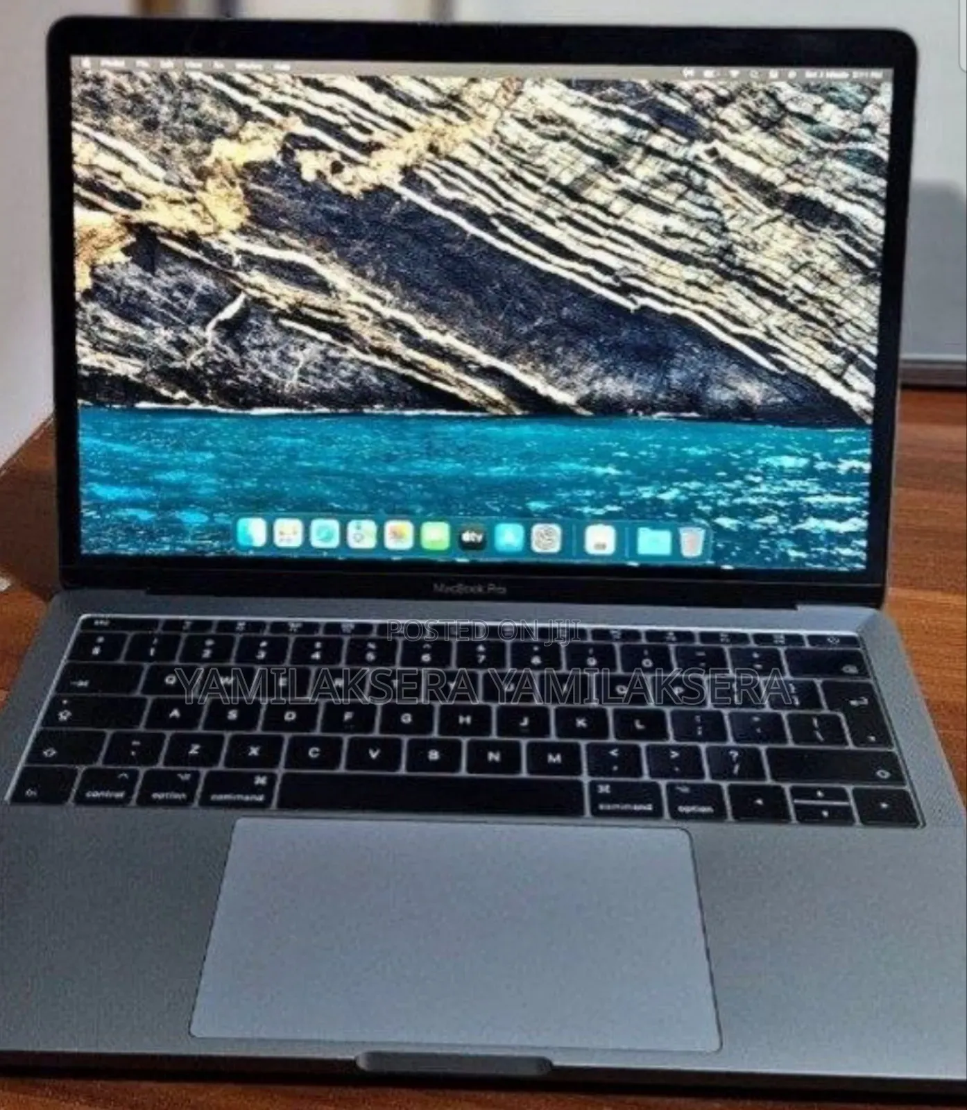 New Laptop Apple MacBook Pro 2017 16GB Intel Core i5 SSD 256GB