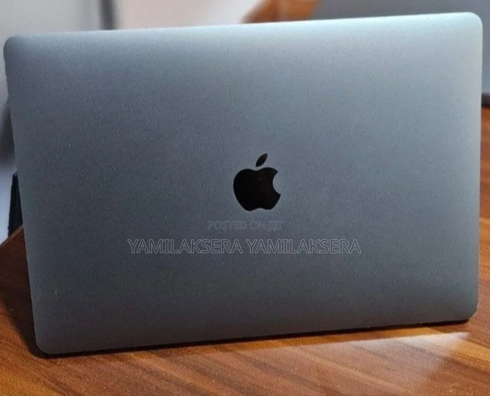 New Laptop Apple MacBook Pro 2017 16GB Intel Core i5 SSD 256GB