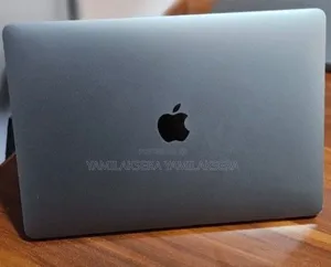 New Laptop Apple MacBook Pro 2017 16GB Intel Core i5 SSD 256GB
