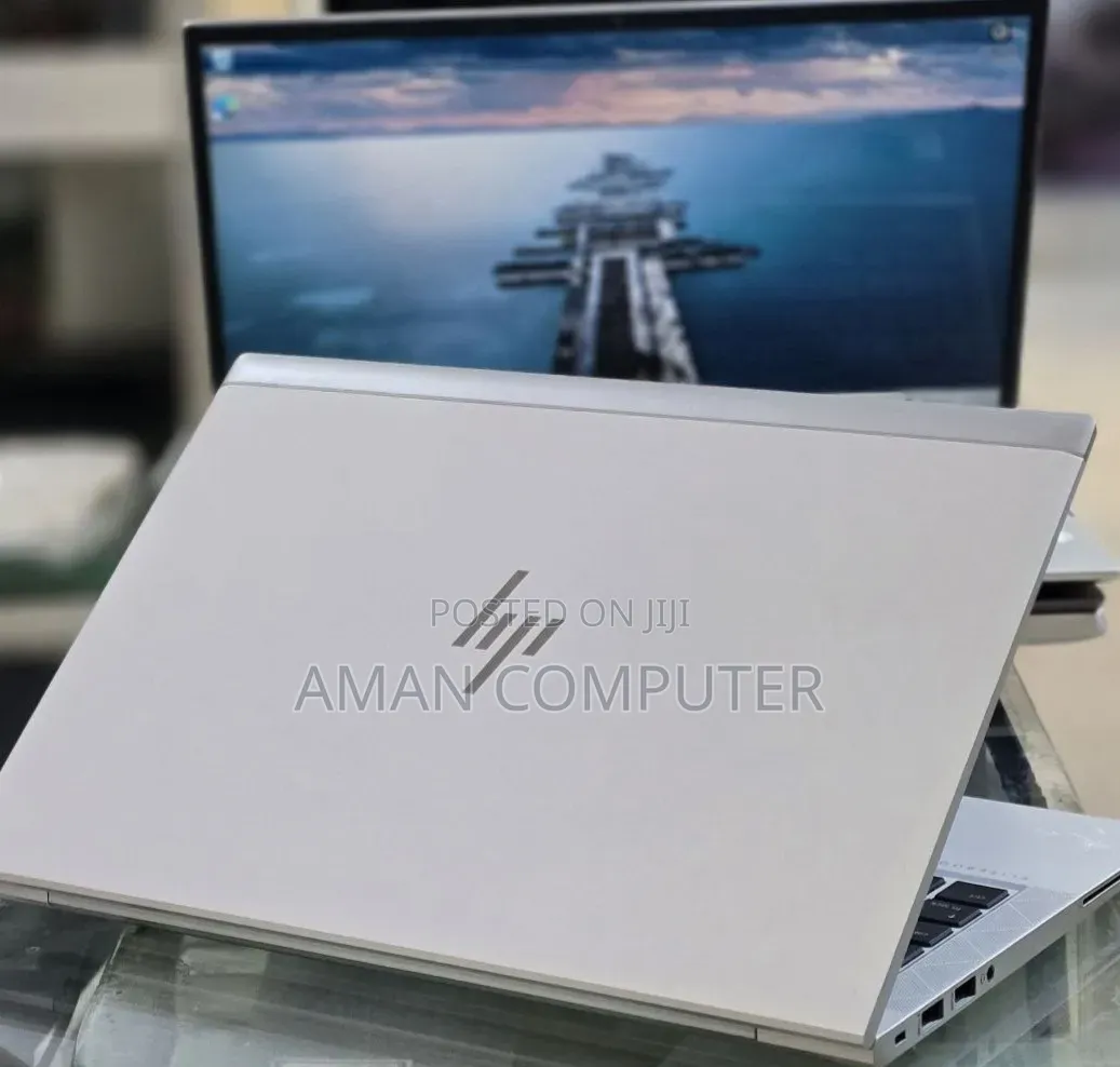 New Laptop HP EliteBook 830 G8 16GB Intel Core i5 SSD 512GB