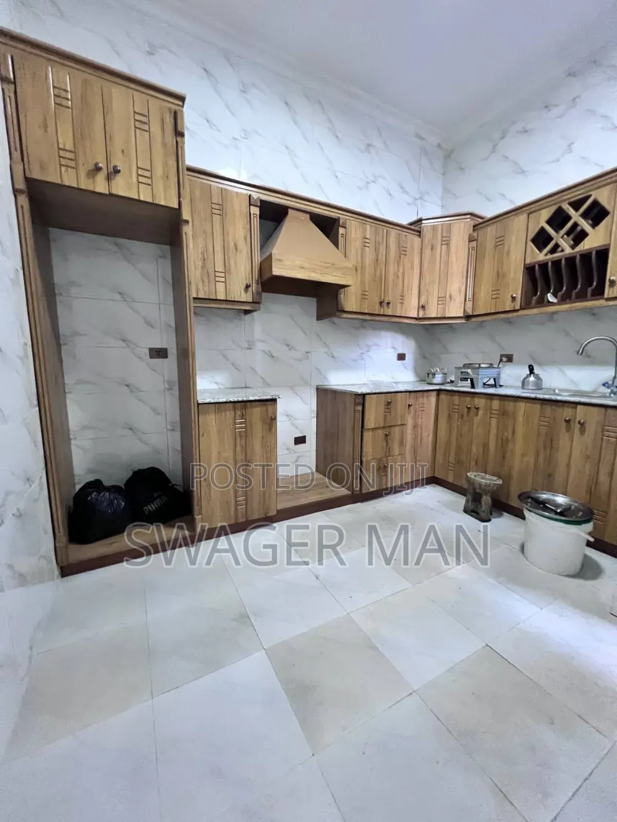 Furnished 5bdrm Villa in Ayat Hose Area, Yeka for sale