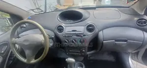 Toyota Vitz 2001 Silver