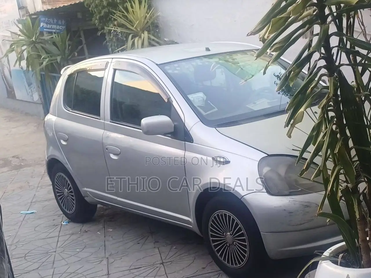 Toyota Vitz 2001 Silver