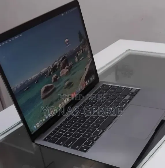 New Laptop Apple MacBook 8GB Apple M1 SSD 256GB