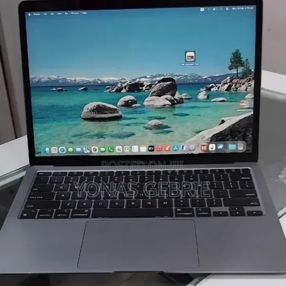 New Laptop Apple MacBook 8GB Apple M1 SSD 256GB
