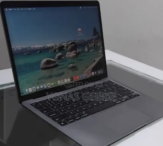 New Laptop Apple MacBook 8GB Apple M1 SSD 256GB