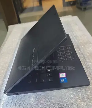 New Laptop Asus VivoBook 15 X505BA 16GB Intel Core i7 SSD 512GB