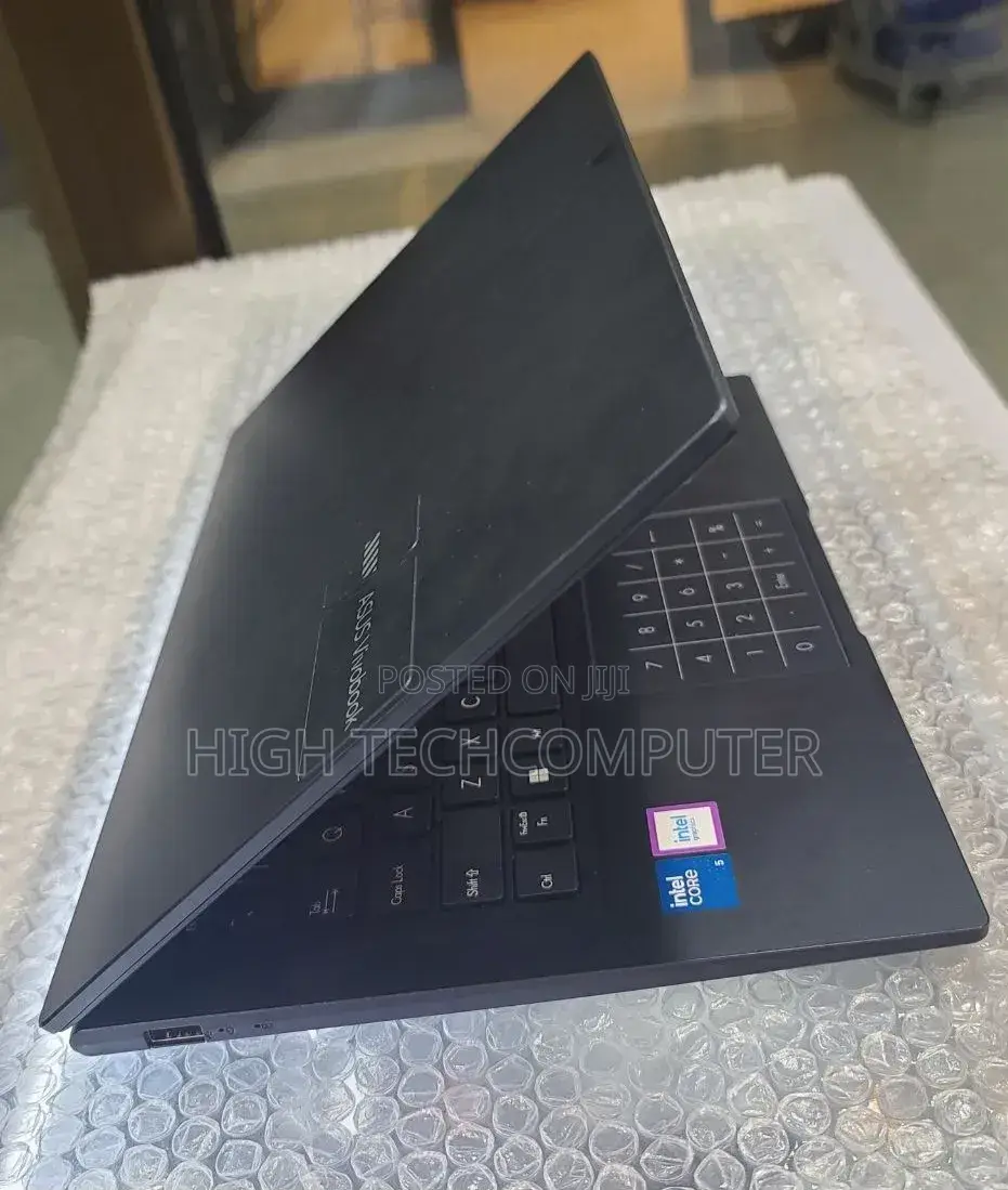 New Laptop Asus VivoBook 15 X505BA 16GB Intel Core i7 SSD 512GB