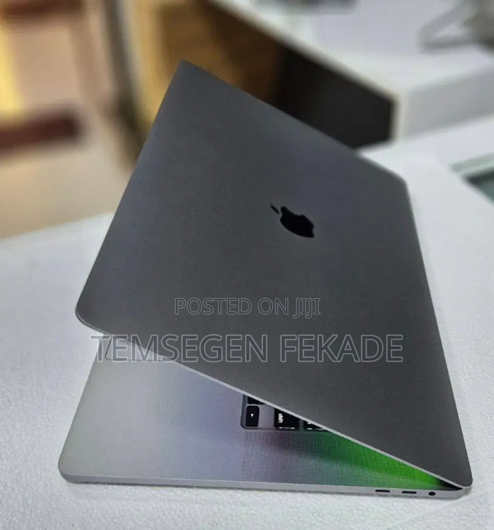 New Laptop Apple MacBook Pro 2019 32GB Intel Core i9 SSD 1T