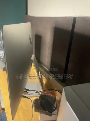 Desktop Computer Apple iMac 40GB Intel Core i9 SSHD (Hybrid) 2T