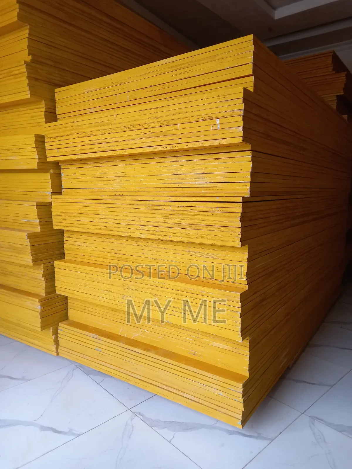 ፕሬይውድ (Plywood)18mm.በፈለጉት ብዛትና ጥራት እናቀርባለን.ጥራቱን የጠበቀ.ፕላይውድ ከፈለጉ ከኛ ይዘዙ