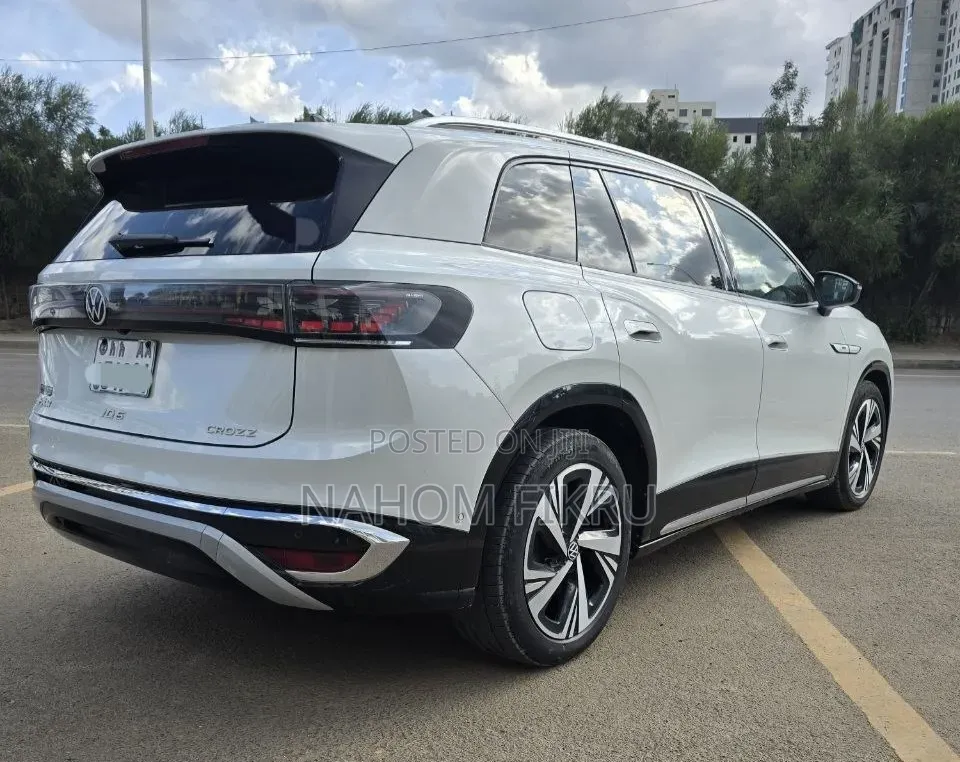 Volkswagen ID.6 2024 White
