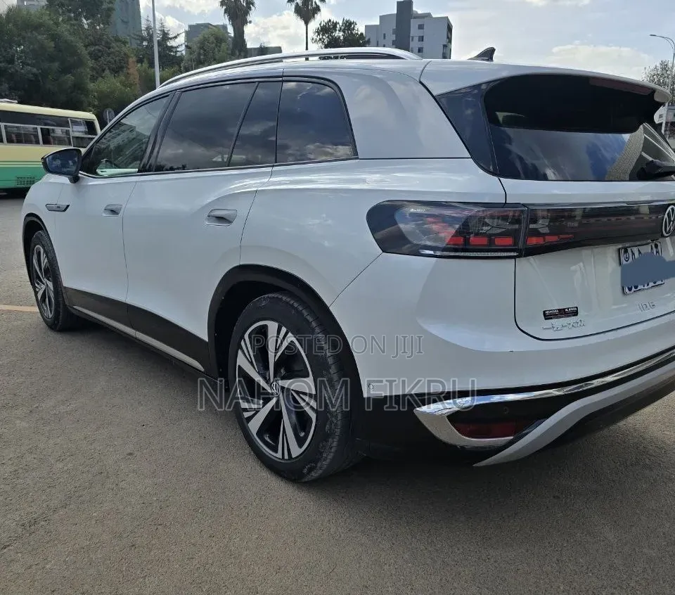 Volkswagen ID.6 2024 White