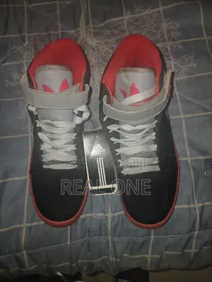 Adidas Sneaker Shoes