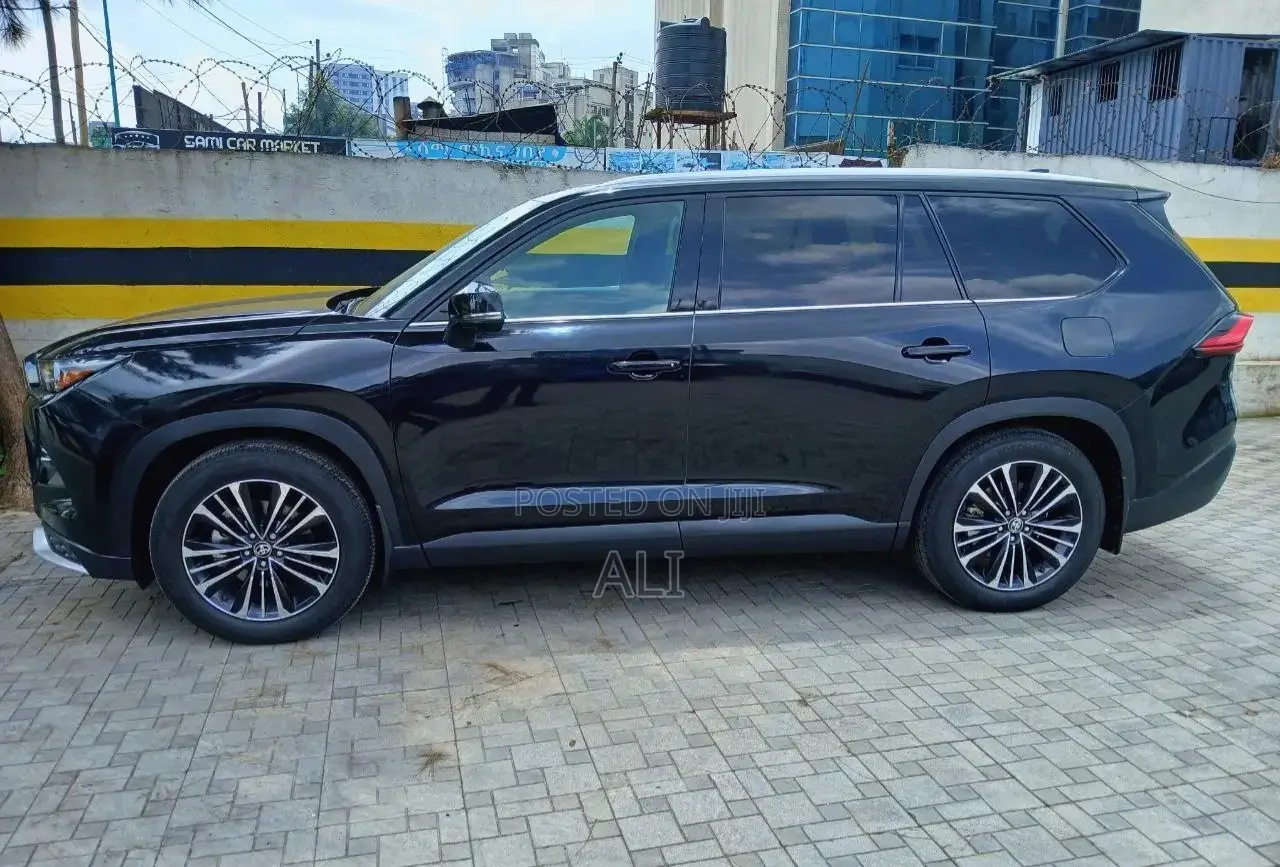 Toyota Grand Highlander Hybrid 2024 Black