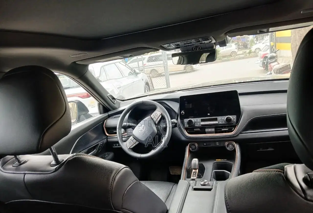 Toyota Grand Highlander Hybrid 2024 Black