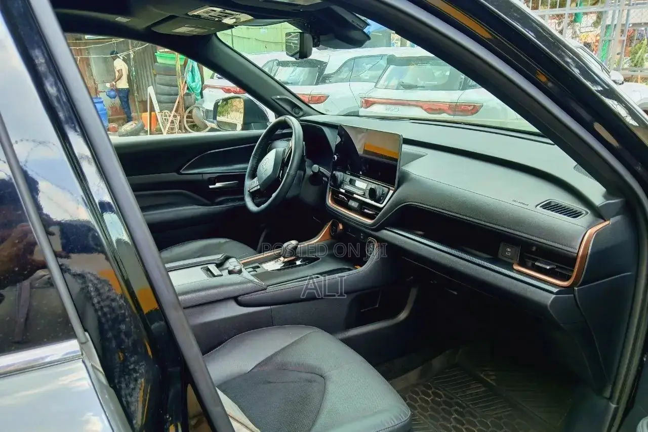 Toyota Grand Highlander Hybrid 2024 Black