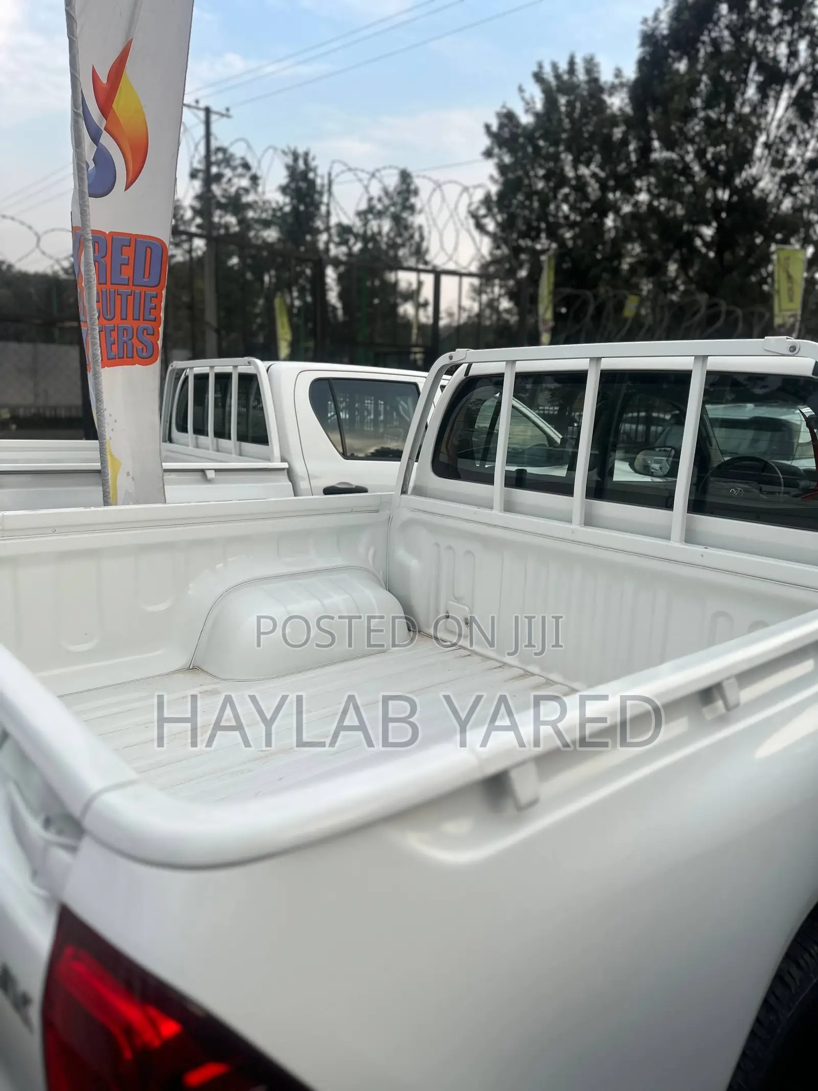 New Toyota Hilux 2023 Silver