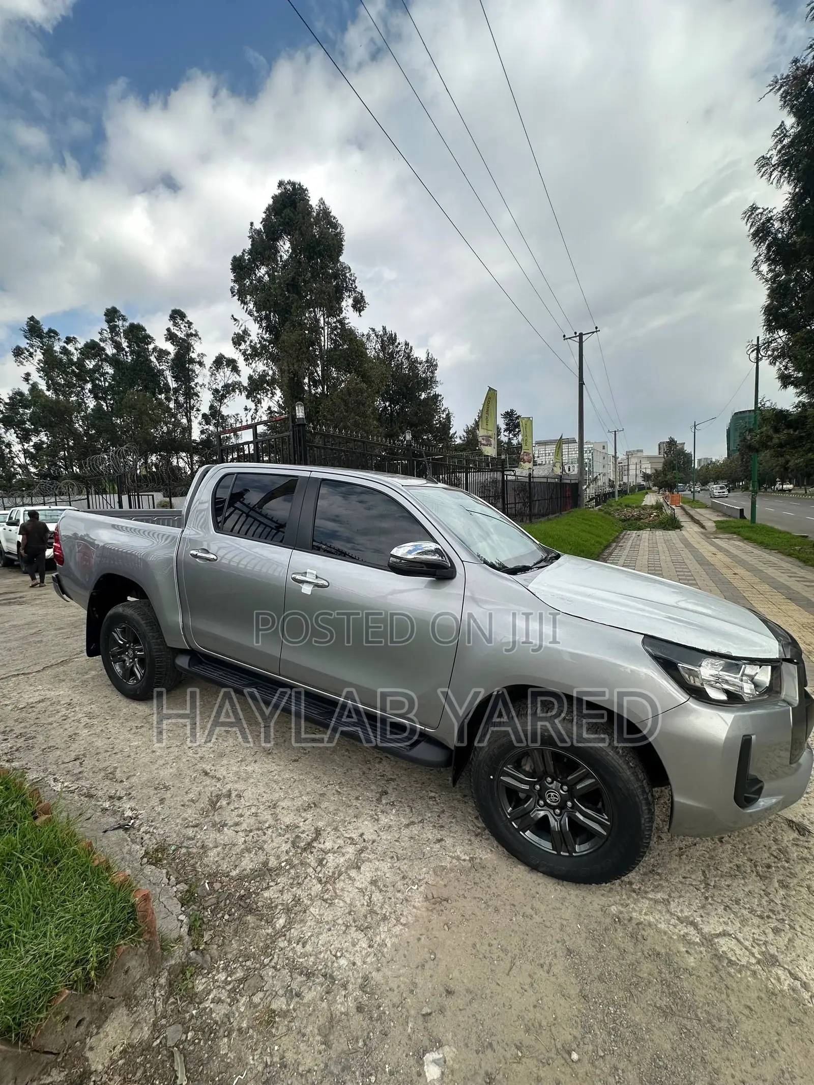 New Toyota Hilux 2023 Silver