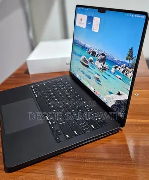 New Laptop Apple MacBook Pro 2025 M5 14-inch 16GB AMD A10 SSD 512GB